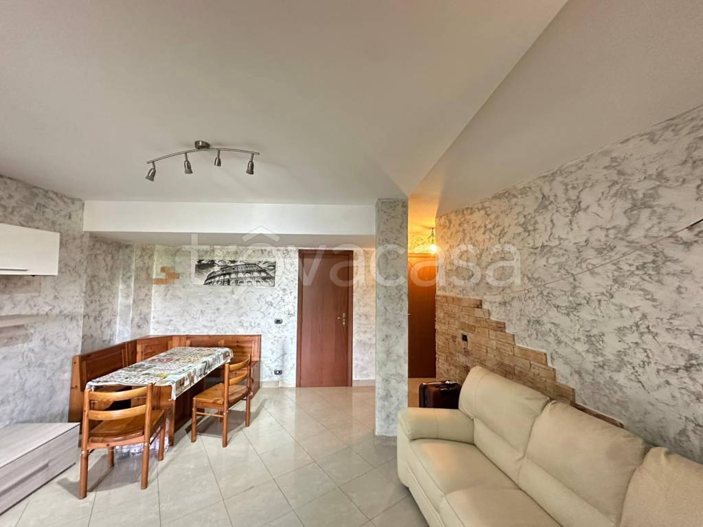 appartamento in vendita a Roma in zona Piana del Sole