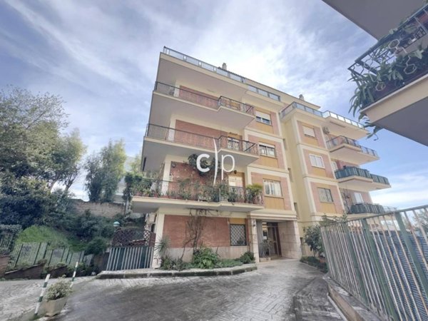 appartamento in vendita a Roma in zona Colle del Sole