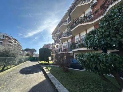 appartamento in vendita a Roma in zona Colle del Sole