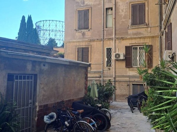appartamento in vendita a Roma in zona Ostiense