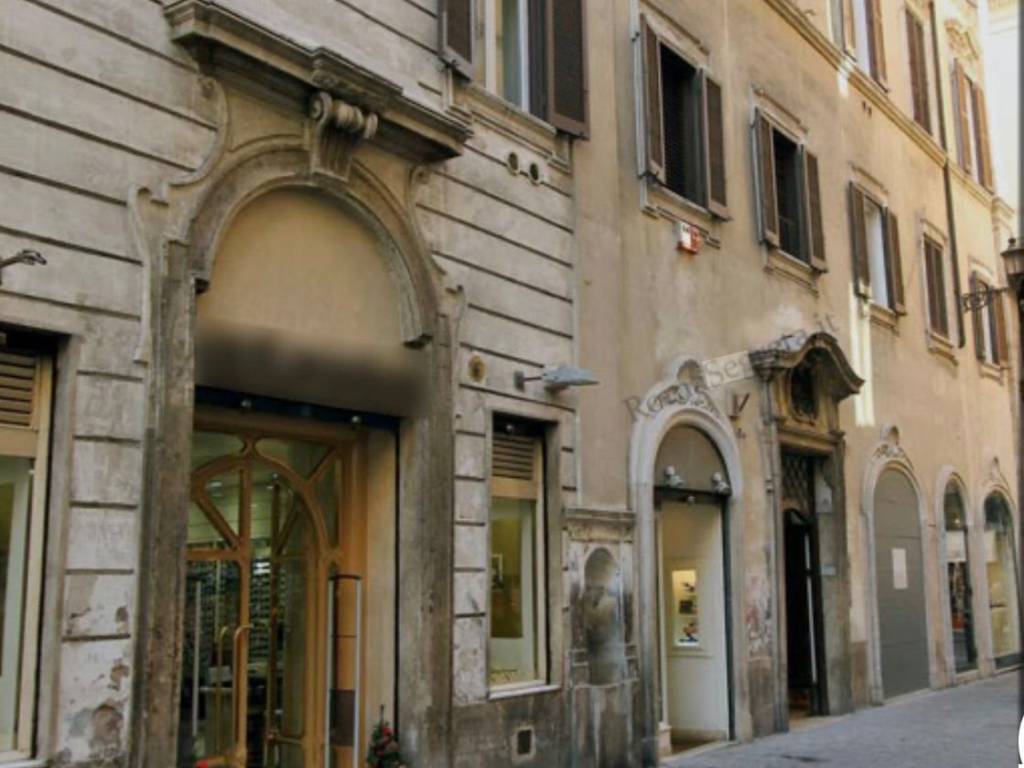 negozio in vendita a Roma in zona Trevi-Colonna