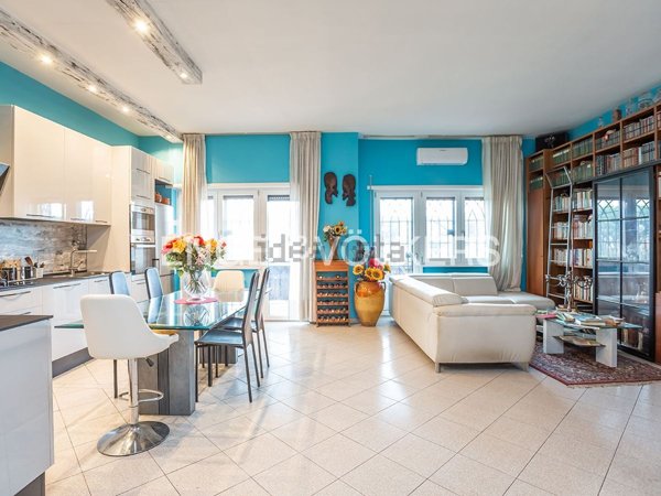 appartamento in vendita a Roma in zona Appio Claudio