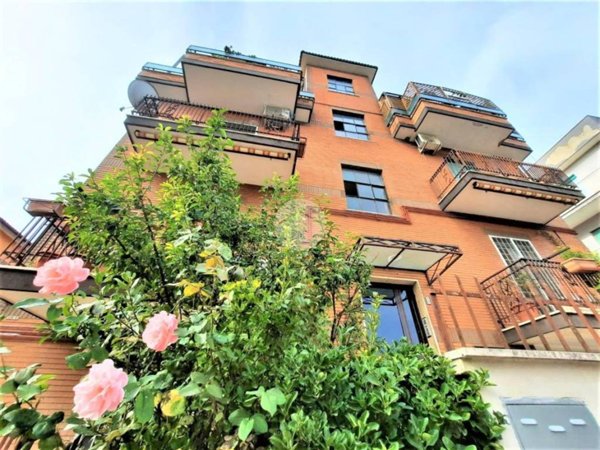 appartamento in vendita a Roma in zona Labaro
