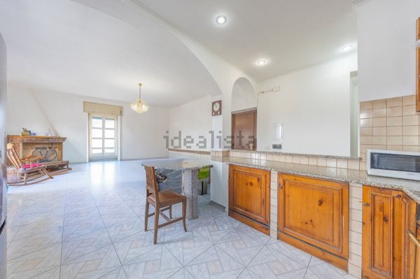 appartamento in vendita a Roma in zona Torre Angela