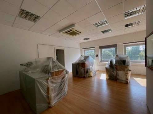 locale commerciale in vendita a Roma in zona Casal Palocco