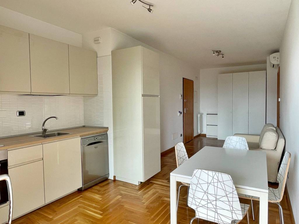 appartamento in vendita a Roma in zona Ostiense