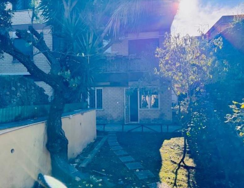 appartamento in vendita a Roma in zona Acilia