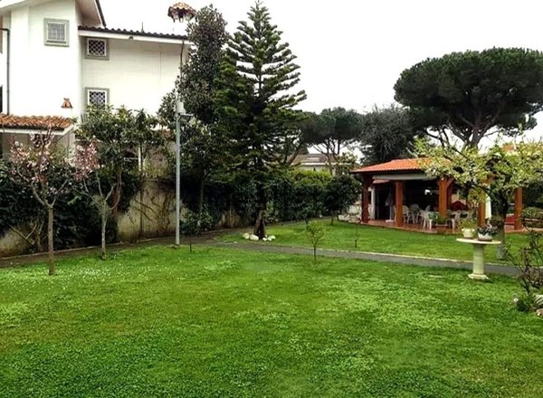 casa indipendente in vendita a Roma in zona Axa
