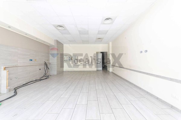 locale commerciale in vendita a Roma in zona Pietralata