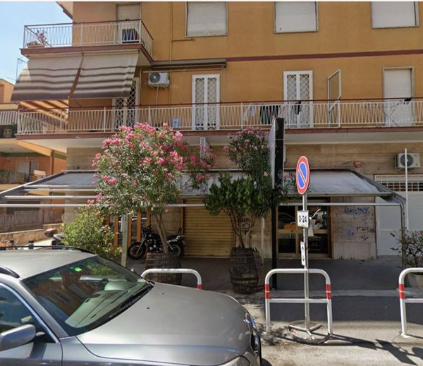 locale commerciale in vendita a Roma in zona Trionfale