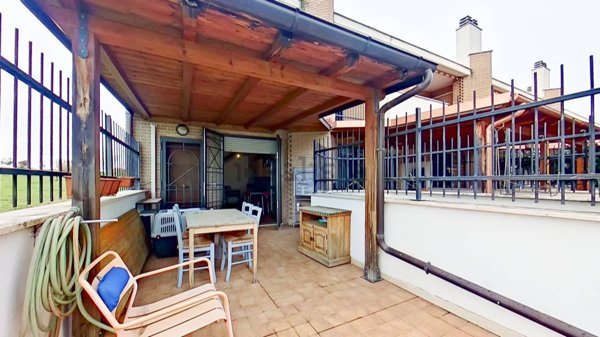 casa indipendente in vendita a Roma in zona Ponte di Nona