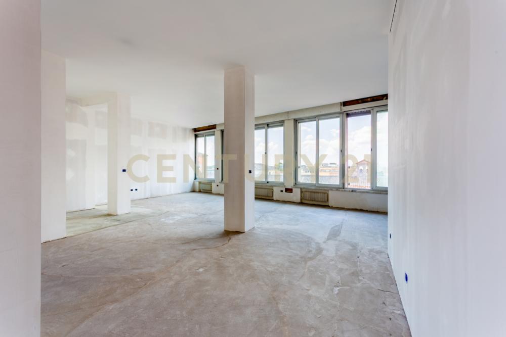 appartamento in vendita a Roma in zona Rione Monti/Campitelli