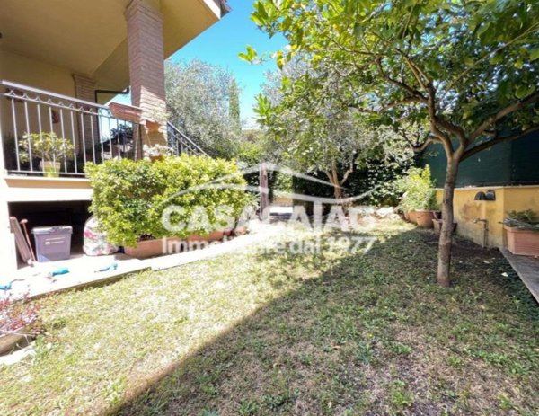 casa indipendente in vendita a Roma in zona Infernetto