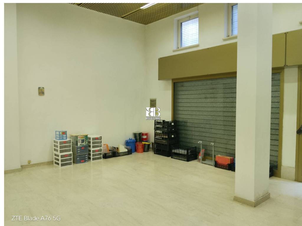 negozio in vendita a Roma in zona Ostiense