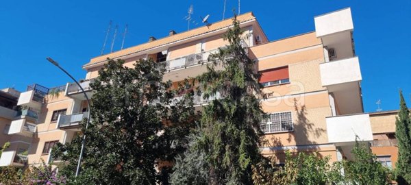 appartamento in vendita a Roma in zona Giuliano Dalmata