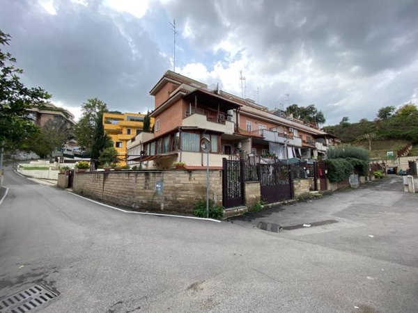 casa indipendente in vendita a Roma in zona Torrevecchia
