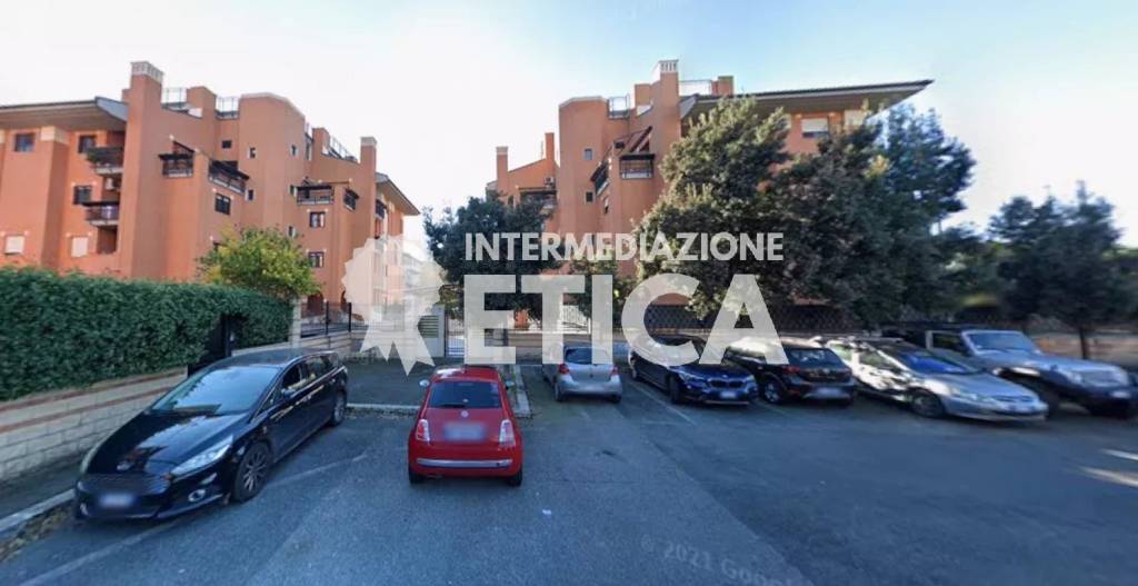 appartamento in vendita a Roma in zona Osteria del Curato