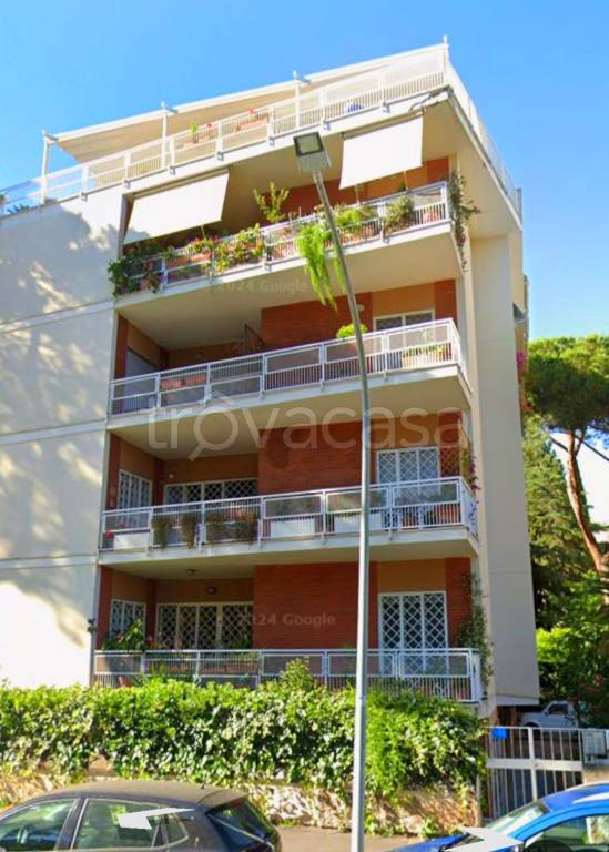 appartamento in vendita a Roma in zona EUR