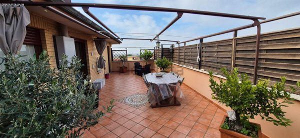 appartamento in vendita a Roma in zona Colle Prenestino