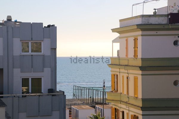 appartamento in vendita a Roma in zona Ostia