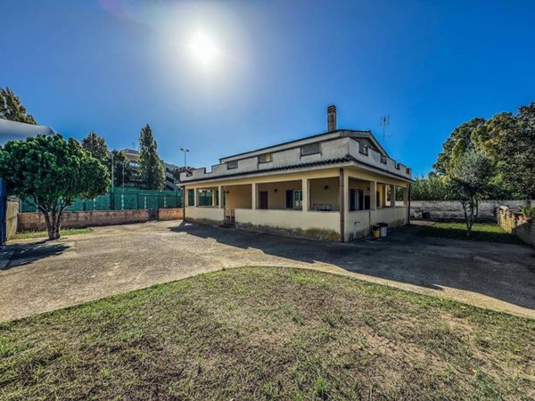 casa indipendente in vendita a Roma in zona Infernetto