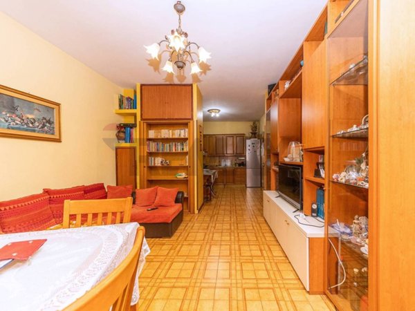 appartamento in vendita a Roma in zona Torre Spaccata