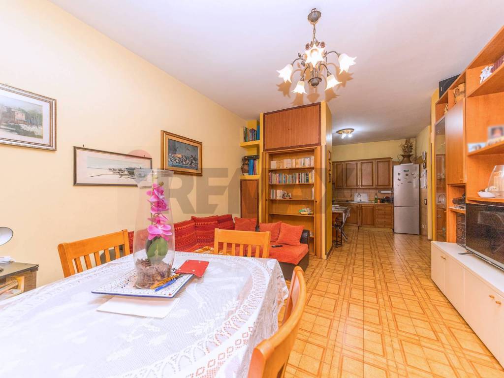 appartamento in vendita a Roma in zona Torre Spaccata