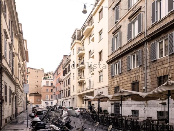 appartamento in vendita a Roma in zona Castro Pretorio