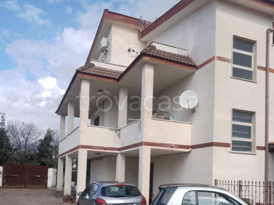 appartamento in vendita a Roma in zona Piana del Sole