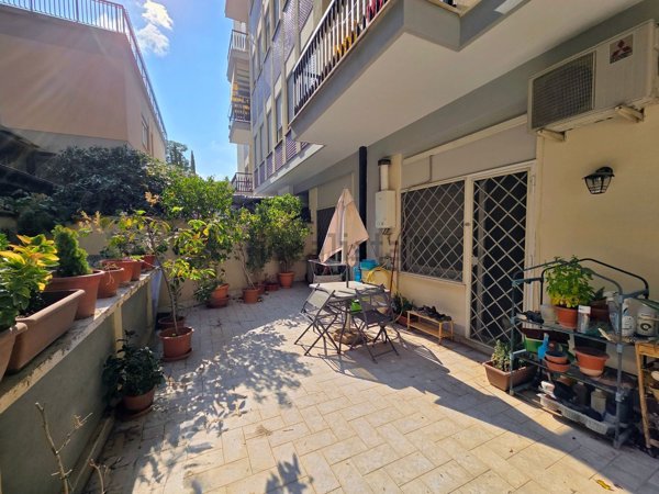 appartamento in vendita a Roma in zona Ostiense