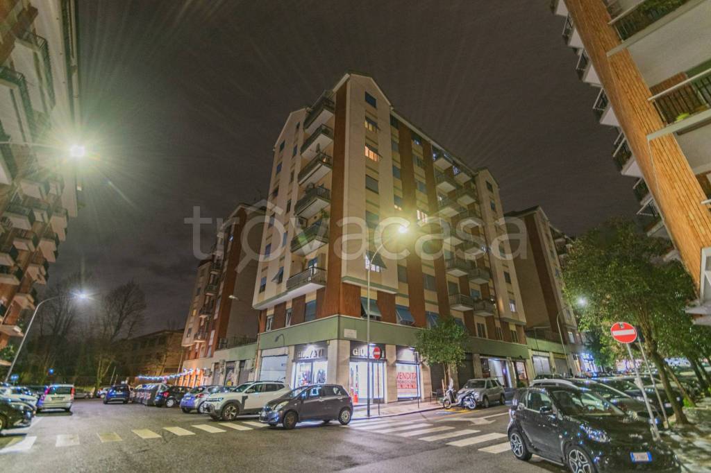 appartamento in vendita a Roma in zona Appio Latino