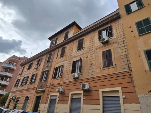 appartamento in vendita a Roma in zona Appio Latino