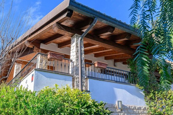 casa indipendente in vendita a Roma in zona Massimina/Casal Lumbroso