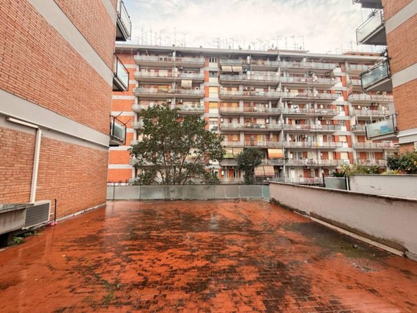 appartamento in vendita a Roma in zona Appio Claudio