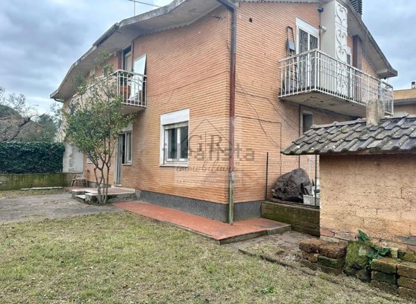 appartamento in vendita a Roma in zona Isola Farnese