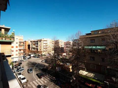 appartamento in vendita a Roma in zona Portuense