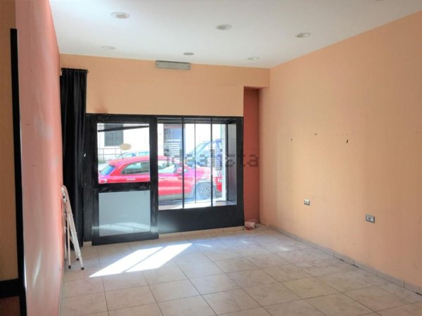 locale commerciale in vendita a Roma in zona Prenestino-Centocelle