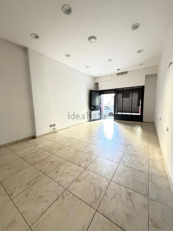 locale commerciale in vendita a Roma in zona Prenestino-Centocelle