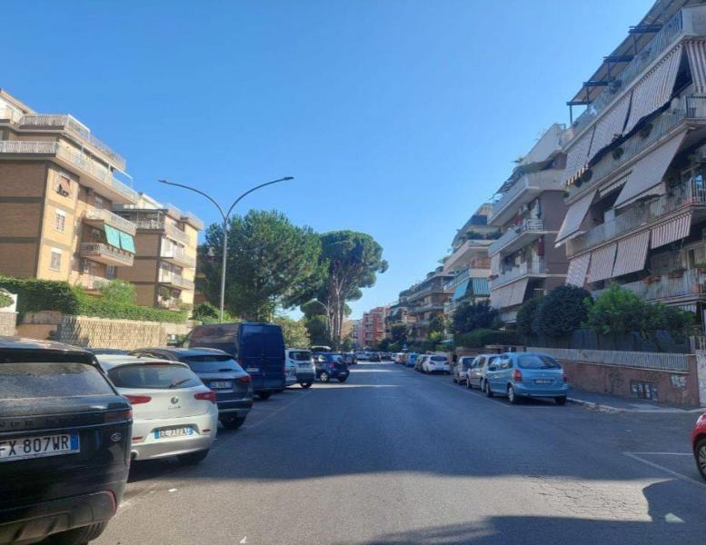 locale commerciale in vendita a Roma in zona Monte Sacro/Talenti