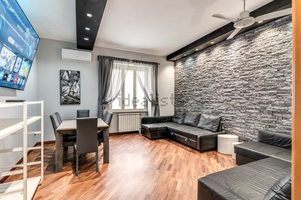 appartamento in vendita a Roma in zona Appio Claudio