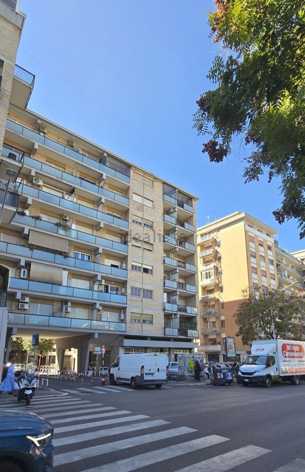 appartamento in vendita a Roma in zona Ostiense