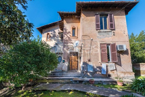 appartamento in vendita a Roma in zona Ostiense