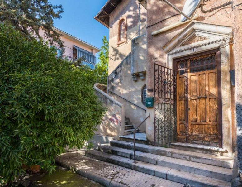appartamento in vendita a Roma in zona Ostiense