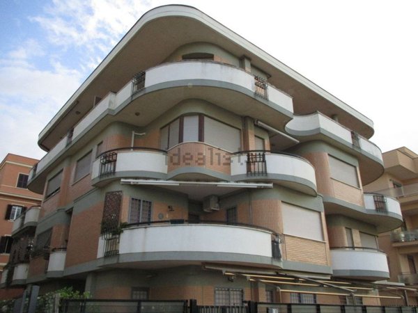 appartamento in vendita a Roma in zona Ostia