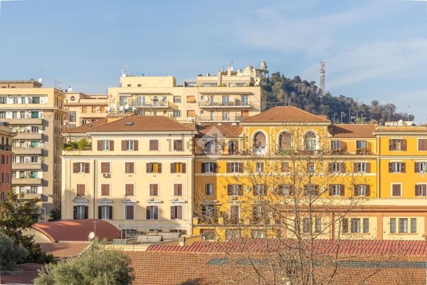appartamento in vendita a Roma in zona Della Vittoria