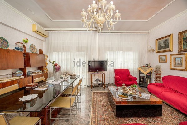 appartamento in vendita a Roma in zona Tor de' Cenci