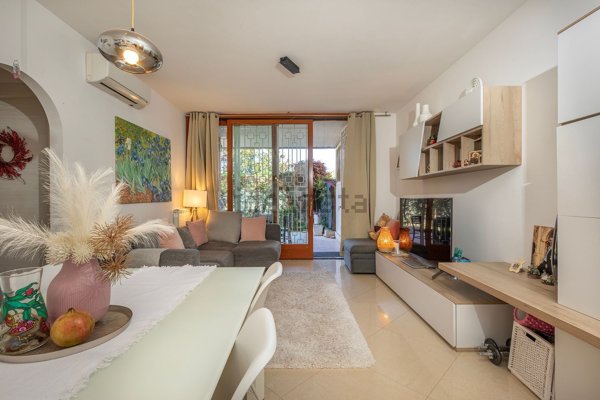 appartamento in vendita a Roma in zona Giardini di Corcolle