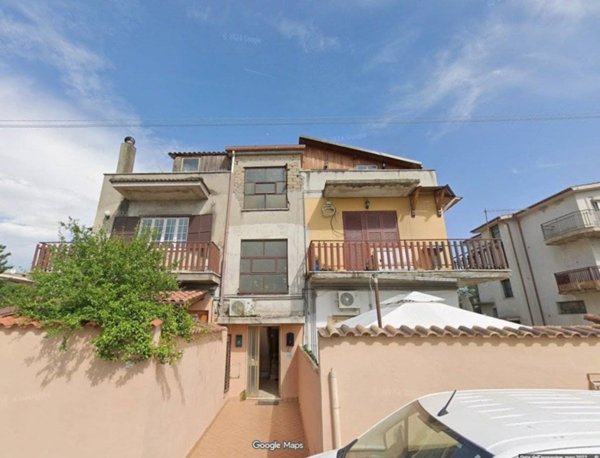 appartamento in vendita a Roma in zona Lago Regillo