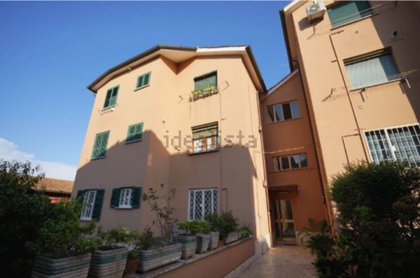 appartamento in vendita a Roma in zona Corviale