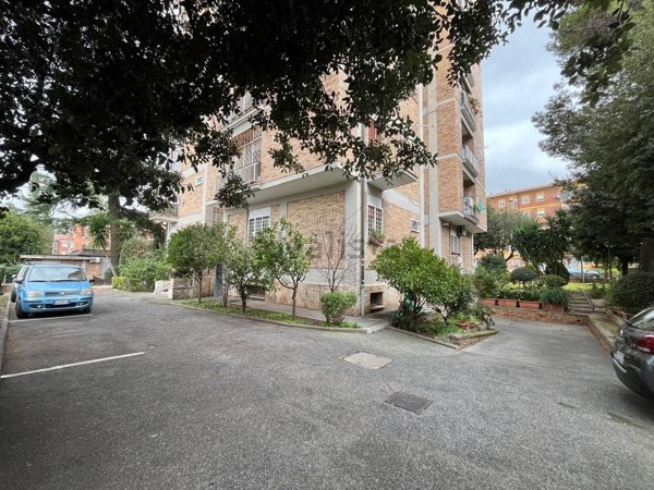 appartamento in vendita a Roma in zona Torre Spaccata